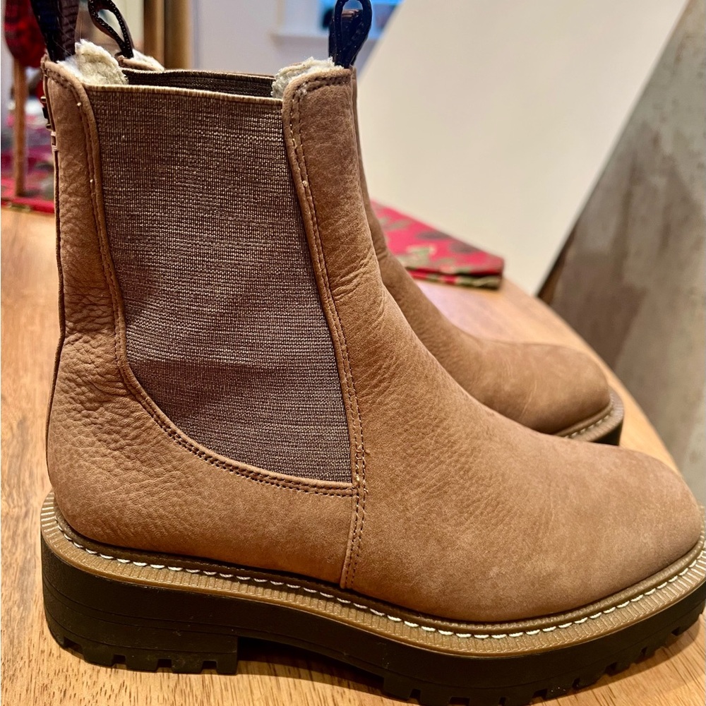 Sam Edelman Laguna Chelsea Boot - Picture 4 of 4